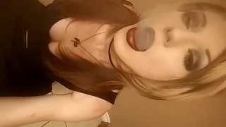 Je zou haar ;) moeten tippen - Sexy rokende trage uitademt lekkere lippen Gothic babe