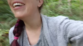 Gebackenes Natursekt im Wald