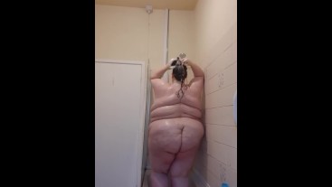 SSBBW SHOWER TIME FUN LETS GET WET AND SOAPY