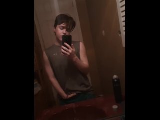 trans man jerks off in bathroom (quiet)