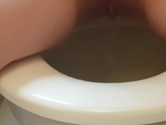 Pee Before Work - Screenshot 10 of 16 - Pissing