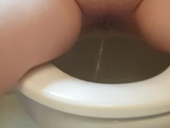 Pee Before Work - Screenshot 8 of 16 - Brunette