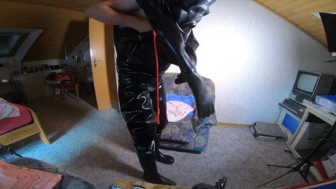 Get in Heavy Rubber Cyborg second time and the zipper breaks out