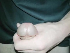 Ejaculation in warehouse - Screenshot 2 of 16 - Onanie