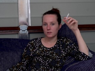 Novinha Fumando