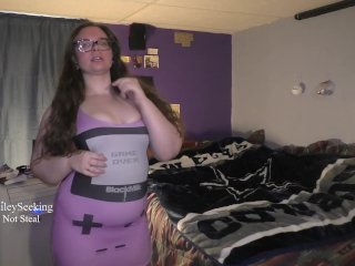 nerdy girl, big booty, big natural tits, cosplay