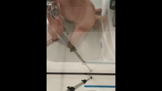 Getting fucked by a diodo in the tub.