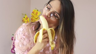 Isabellamout Gets Nasty With Her Fruits