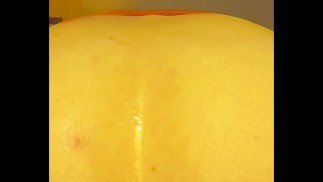 Verrücktes klaffendes Arschloch, das laute saftige Fürze von deeo inside 2 macht