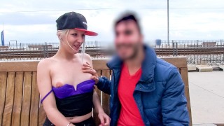 AMATEUR EURO - Pornoster berijdt haar pick-up en neukjongen