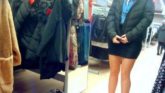 紧身迷你裙和高跟鞋的摩洛伊斯兰解放阵线