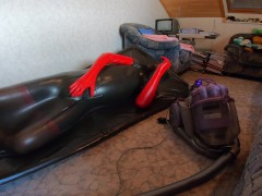 Vakuumbett mit Handschuhe