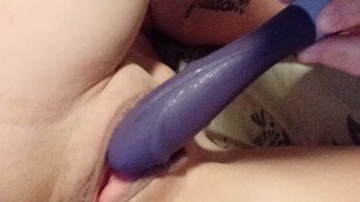 Мокрая киска, приходи посмотреть, как я играю с моей тугой сочной киской