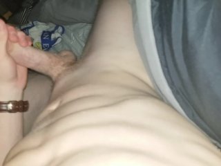 CollegeBoy Wakes Up and Jerks Off