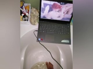 Musturbating while watching 2 lesbians on my laptop fucking each other.