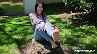 Chinese girl walking barefoot on grass [SFW foot fetish]