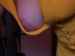 Mi  grandes tetas naturales sin sujetador - Screenshot 1 of 16 - Big Boobs