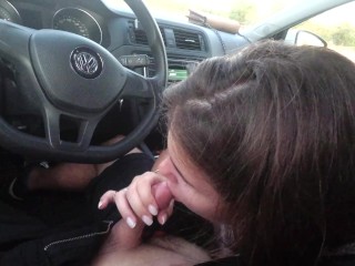 Teen Blowjob in the Car - Cum Mouth