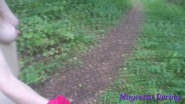 Public park nudity: Magretta Dering makes custom vid outdoors naked