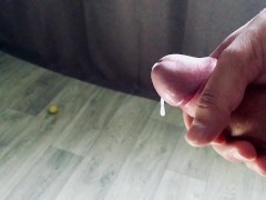 мощный оргазм, выстрел спермы из большого члена.