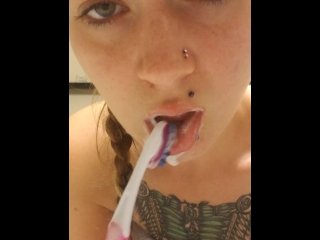 Queen's Messy mouth joi