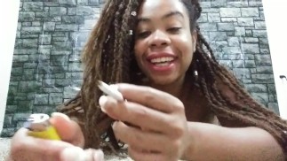 吸烟大嘴唇乌木讲述如何让闲聊变得性感 - Cami Creams