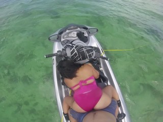 Geneukt in De Oceaan Op Jetski in De Florida Keys