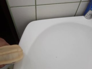 чуть не порвал когда кончил