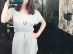 维密试衣间 Chinese girl in Victoria's secret fitting room