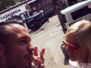 Hobbyhure mit gepiercten Titten Lena Nitro angesprochen und vom Fake Agent