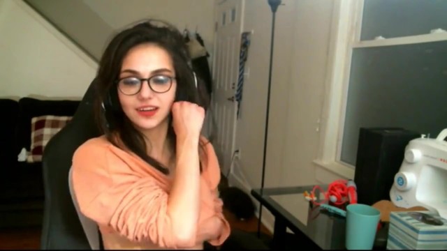 Twitch Streamer Tricked into Boob Slip lol