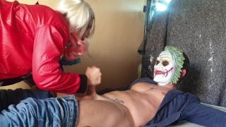 Candycherry7 : Harley Quinn makes a footjob to the Joker !