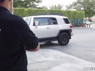 BANGBROS - Thicc PAWG Kelsi Monroe & Her Big Ass Pleasing A Fan