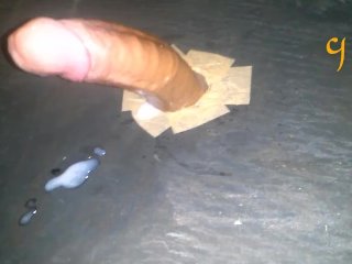 Glory Hole en casa ¿Quien quiere estar del otro lado?