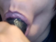 My Lips do tricks - Screenshot 15 of 16 - Sucking