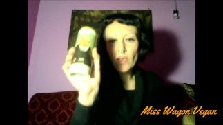 Мисс Вагон Веган Фетиш - Я зажигаю сигарету при свете Падре Пио