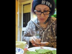 Miss Wagon Vegan Mukbang - Ceno con 5 burger vegetali di broccolo e limone