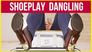 Сексуальные ножки SHOEPLAY БОЛТАЮТСЯ в разной обуви кроссовки футфетиш | Эра