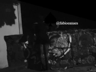 Passeio da hotwife no meio da rua