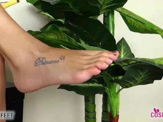 I piedi nudi dell'indianati fanno impazzire