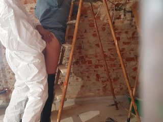 Guardavo l appartamento e l'operaio mi Scopa al muro..lo voglio nel_culo ! ALEXANDRA C