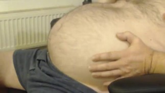 Я выпячивает живот и получаю одну схватку