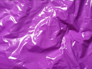 Putting_on long Latex operagloves