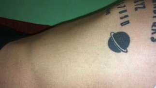 肚子的声音 - 趴在床上，仰卧在床上