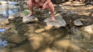 Vídeos arriscados de nudez River mijando