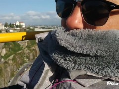Sexe public dans un bus touristique de Porto
