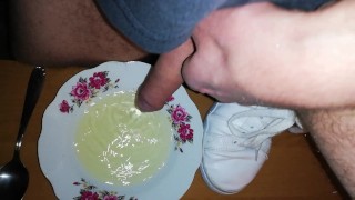 Nice male bitch prepares chicken soup for dinner. Uległa męska suczka obiad
