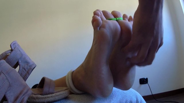 Watch Bondage Video:MILF LOVES TO BE TICKLED!!! Tied cute soles oiled and tickled. She loves it