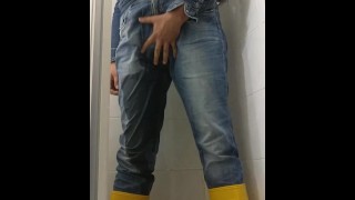 Little Pee and shower in jeans and boots