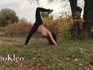 Naked Outdoor Training with a Yoga Teacher LeoKleo